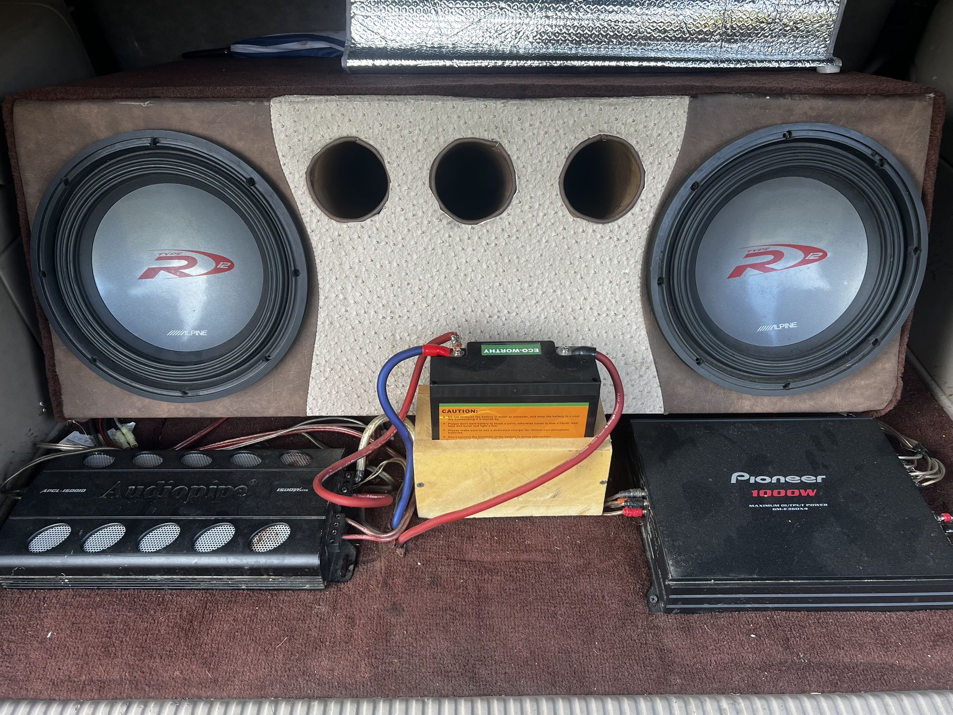 2 12’ Alpine Speakers In Ported Box With 2 Amps 