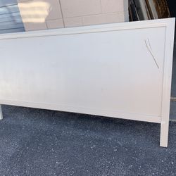 🎁KING SIZE WOOD BED FRAME🎁