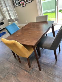 Dining Table & 4 Chairs