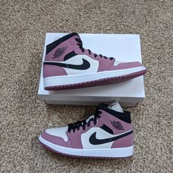 Air Jordan 1 Mid Mulberry Size 9 M