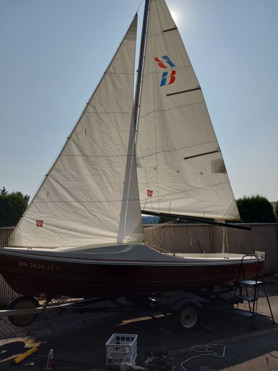 1979 Bayliner 18 ft. Sailboat