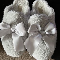 UGGS ALISON VELVET SIZE 9