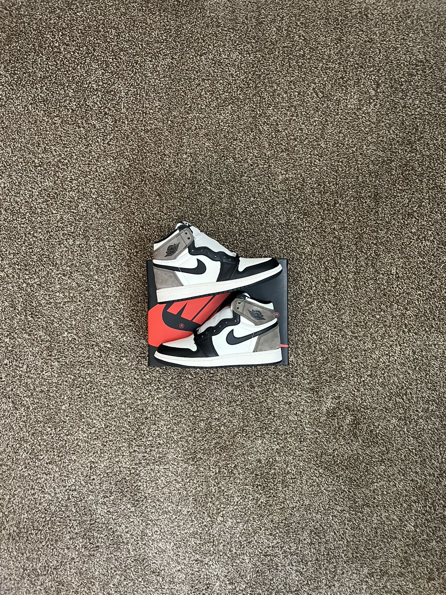 Jordan 1 Dark Mocha Size 4Y
