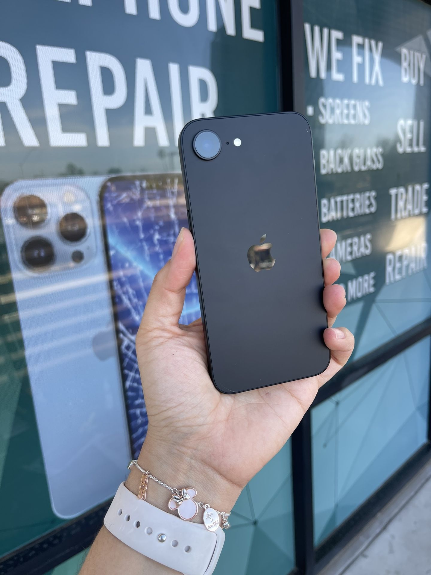 iPhone 16 e, 128 Gb, Unlocked, Warranty