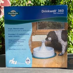 PetSafe Drinkwell 360 Dog and Cat Water Fountain, Plastic
