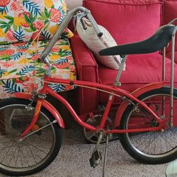 Vintage 1972 Huffy Red Hot Dragster Rat Rod Bike 3 Speed Banana Seat.
See our other great vintage items now posted.
Thank you