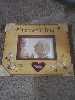 NewView Mother's Day 2009 Picture Frame