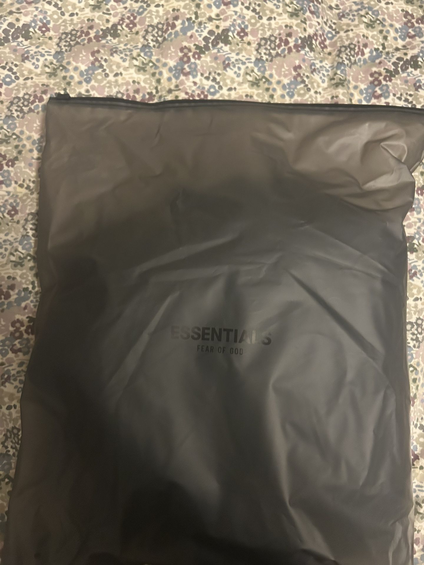 Essential hoodie