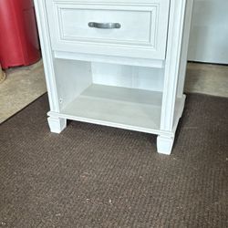 One Nightstand 