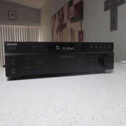 Sony High Power High Quality Stereo Receiver . Great Sounding Receiver In Like New Condition . Must See To Fully Appreciate .