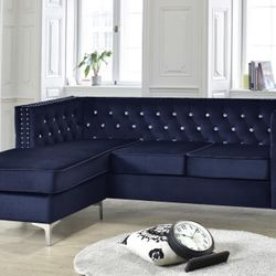 Right Facing Chaise Sectional 
