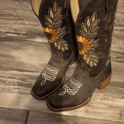 Ladies Boots Size 7 Botas Vaqueras