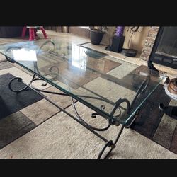 Coffee Table With 3/4 Inch Thick Glass 48x25