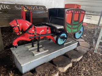 Coin Operated Kiddie Ride Horse Carriage *Read Description