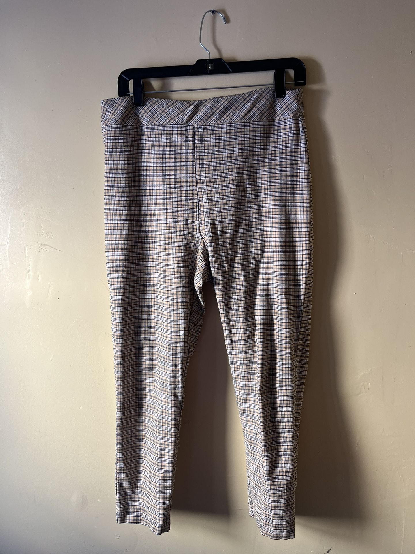 Plaid Yellow dressing pants Size large capri