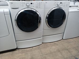 Kenmore HE2 front load washer and dryer set on pedestals - Free delivery