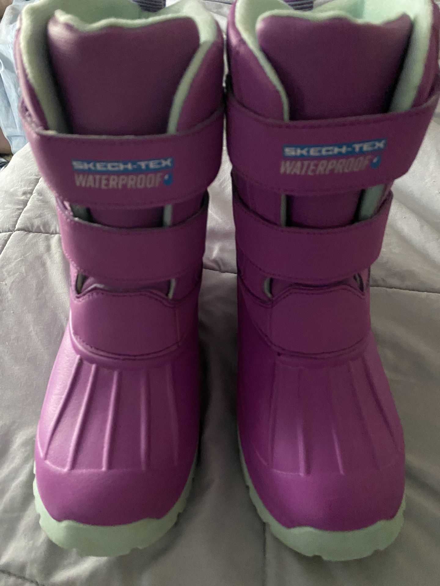 Boots Pink Skechers Big Girl’s Size 2 Waterproof Great Condition