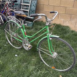 Women’s Schwinn 1970S Bicycle