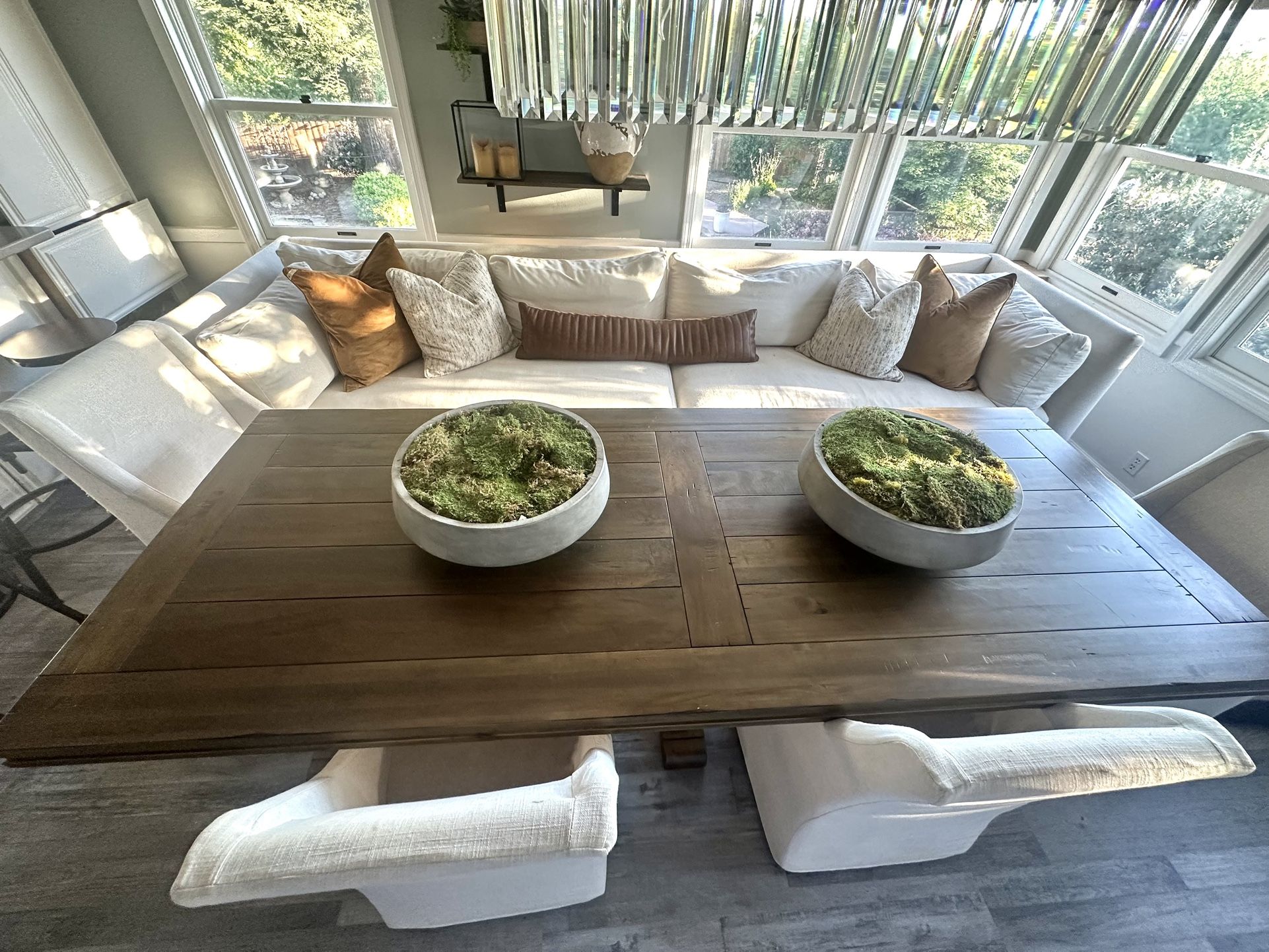 Kitchen table 