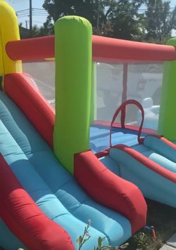 Kids bouncy house