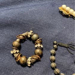 Bracelets 