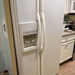 Whirlpool Fridge With Ice Maker  