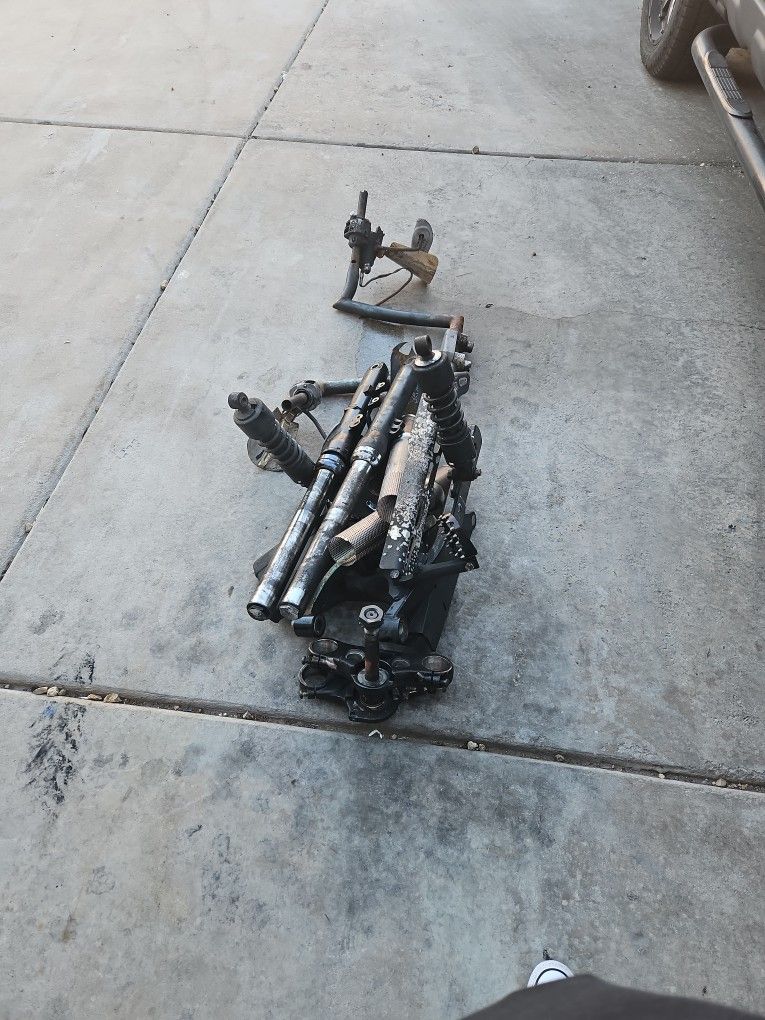 2006 Harley Davidson Dyna Street Bob  Parts