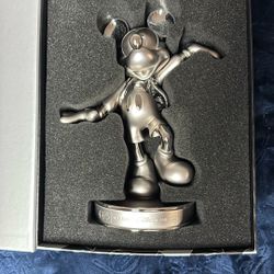Mickey Mouse Fan Club Statue 