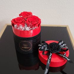 One Year Lasting Real Flowers. Zero Maintenance