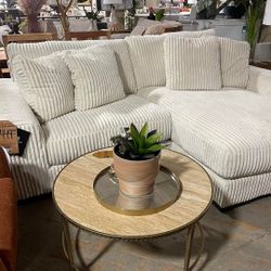 Take Home Pay Later Only $39 Down Payment 🌟 Lindyn 2 Piece Sectional With Chaise Fast Delivery 