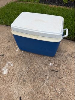 20” Rubbermaid cooler