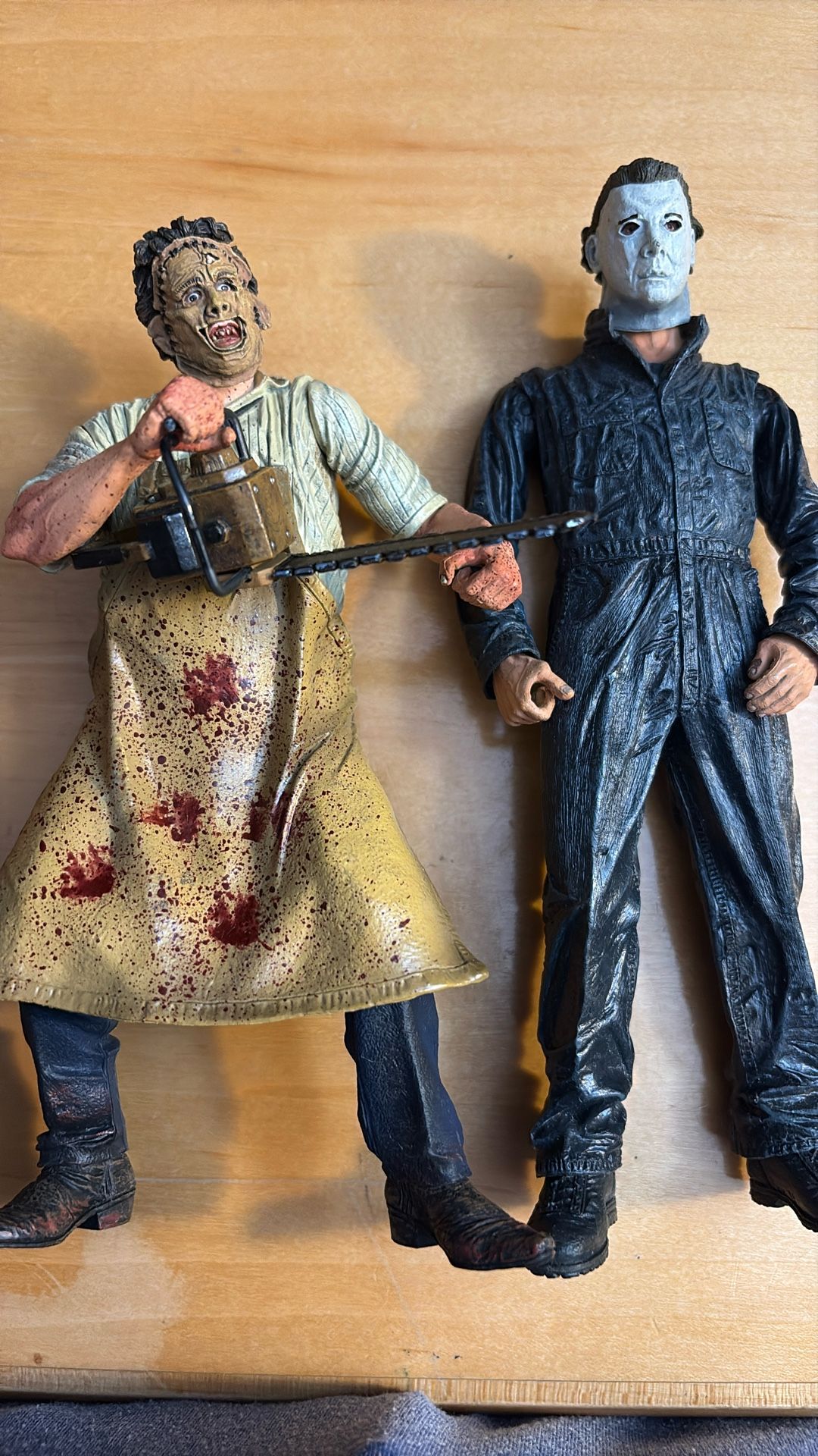 Neca Figures Micheal Mayers And Leather Face $40
