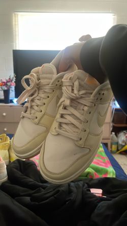 Nike Dunk Low Women’s Size 8.5 – Only Worn Once – Good  Condition
