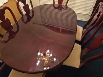 Traditional Cherry Dining Room Set with Lighted China Cabinet – Table, 6 Chairs & 2 Leaves