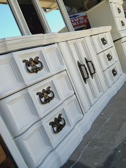 Dresser & Nightstands & Mirrors
