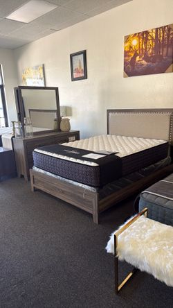 Queen 4 piece bedroom set