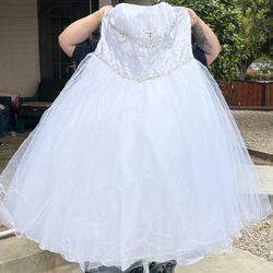 White And Silver Vintage Formal Dress