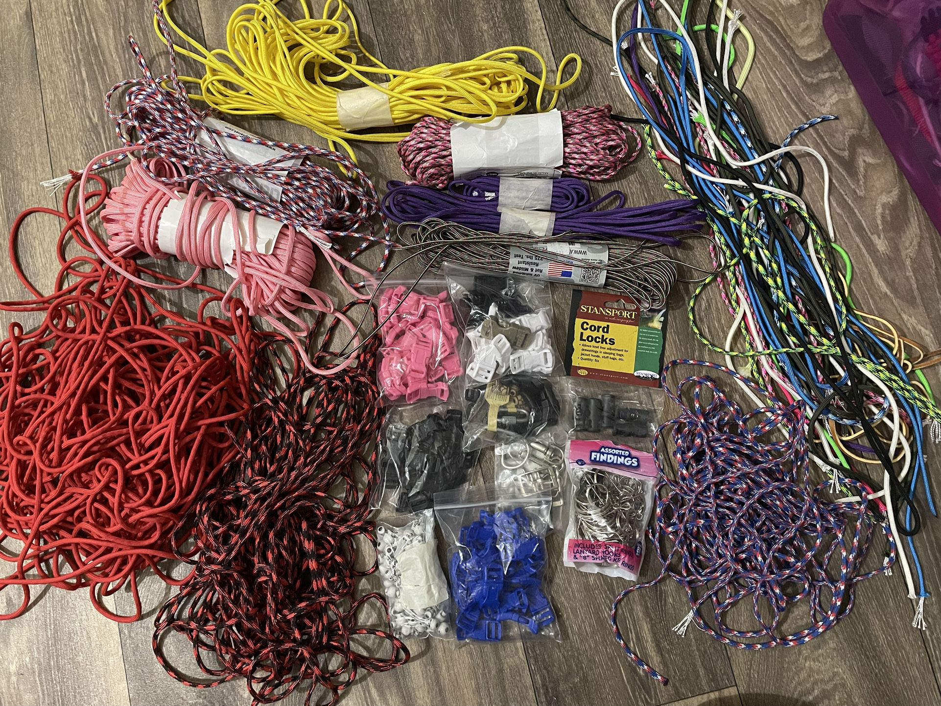 Assorted Paracord And Accessories 