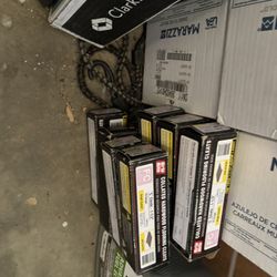 Hardwood flooring Cleats/nails