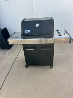 Weber Spirit 3 burner grill with side burner