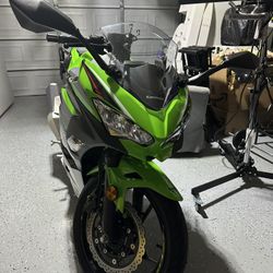 Kawasaki Ninja 400 2021