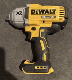 1300 Torque DeWalt DCF899 20V MAX XR Half Inch 1/2 Impact Wrench