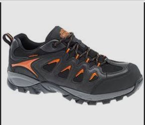 Work shoes / boots