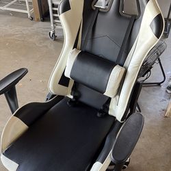 Gaming chair