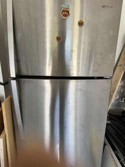 Refrigerator For Sale 200$