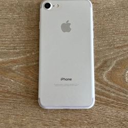 Apple iPhone 7 Unlocked 
