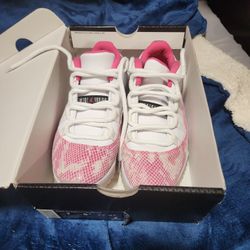 WMNS AIR JORDAN 11 RETRO LOW 