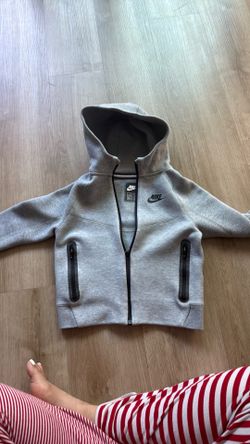 Gray  Nike Tech zip-up-5-6 yrs size medium
