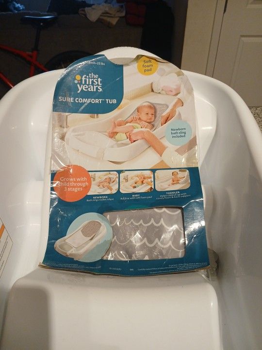 The First Years Sure Comfort Tub