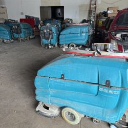 Walk Behind Floor Scrubbers